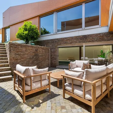 The Ehrlich Essence By Minho's Guest Villa Braga