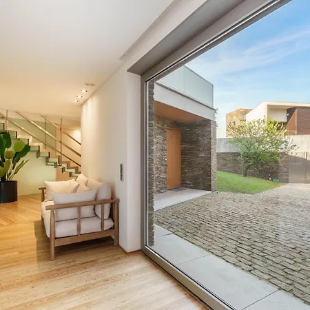 The Ehrlich Essence By Minho's Guest Villa Braga